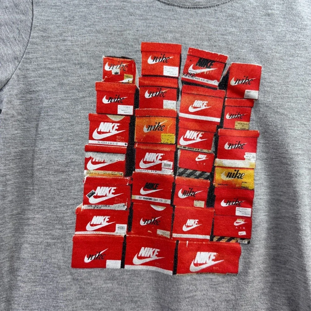 Nike Tee Sneaker Shoe Box Graphic T-Shirt Kids Size 6 Gray Athletic Cut